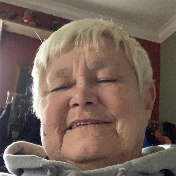 Meet your Posher, Jo - Picture 2 of 2